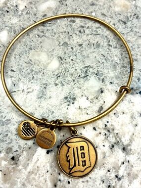 Preowned Alex and Ani bracelet D Detroit Tigers MLB